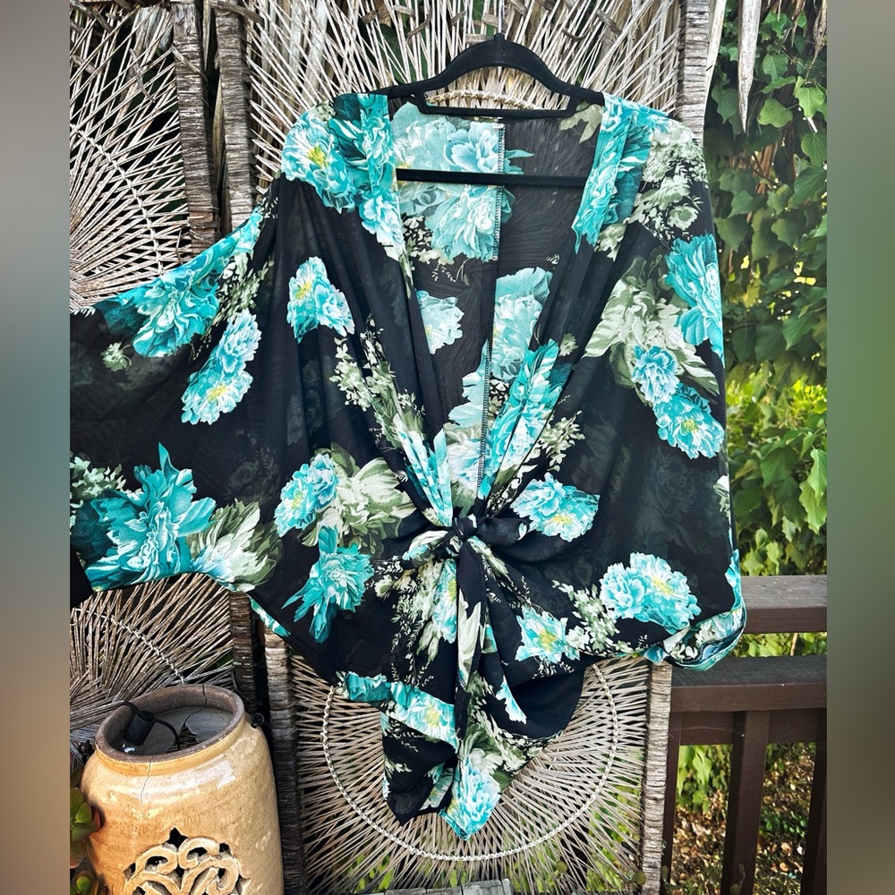 Floral Kimono sheer blue topper